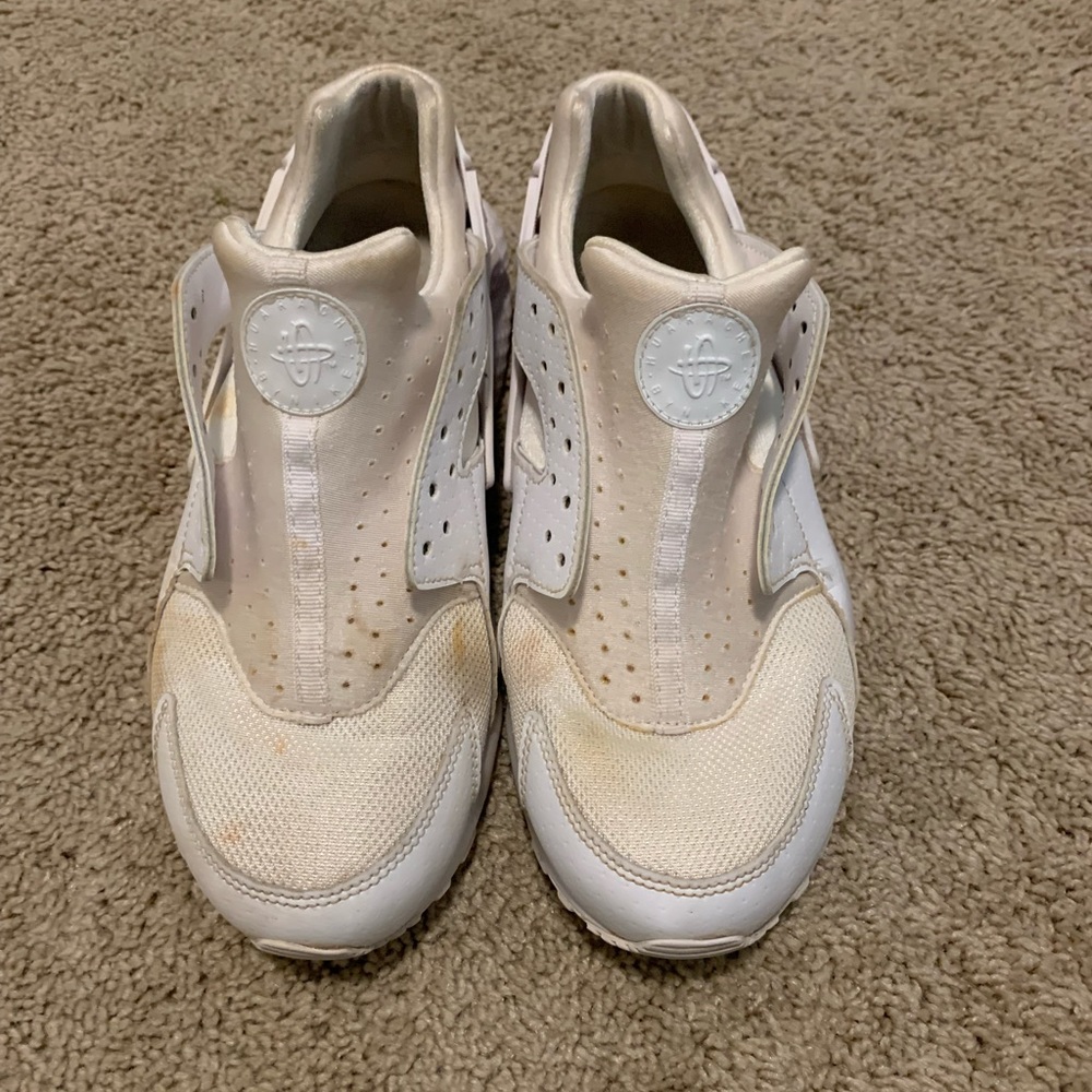 White huarache size 8.5 women 7 kids